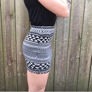 EUC Sparkle & Fade Geometric Print Skirt